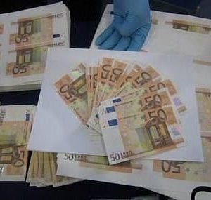 50 Euro bank notes available (1000)